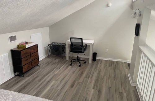 Gulfport Hotel | Marvel GulfCondo - One Bedroom Hotel, Sleeps 4