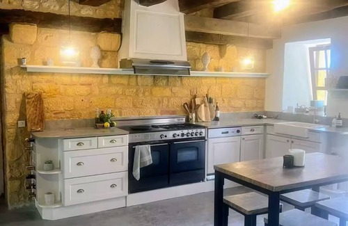 Saint-Avit-Senieur House | Marvellous 8-bedroom, 12 bed, house in centre of historic village
