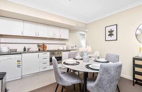 Perth Central Business District Apartment | Marvellous Mounts Bay 2BR Apt