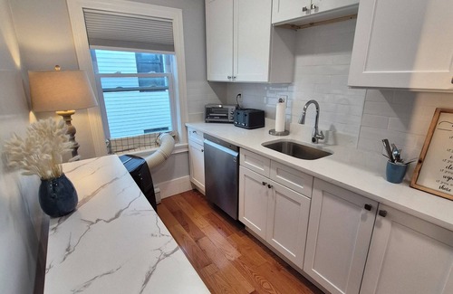D Street - West Broadway Condo | Marvelous 2-bedroom condo in South Boston with Private Parking