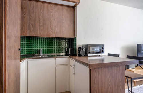 District 6 Apartment | Marvelous Unterstrass Studio, nr University & Supermarket, by Blueground