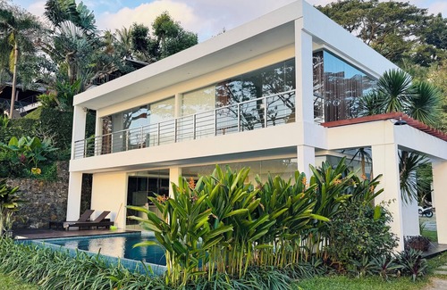 Senggigi Villa | Marvelous villa with bautifull sunset view in lombok