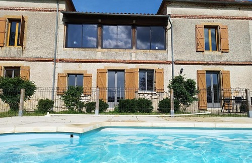 Lissac-et-Mouret House | Mas des maries