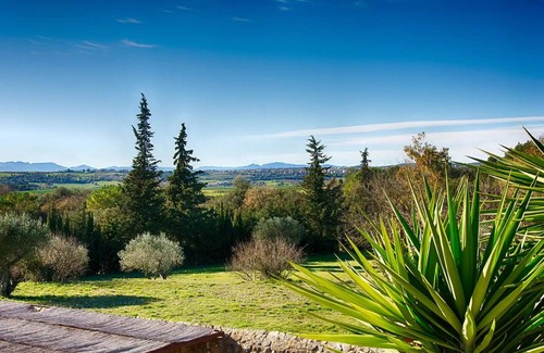 Cistella House | Mas du XVII eme siècle, 1000m2, parking, wifi, swimming pool, outdoor jacuzzi, 18 pax