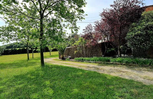 Cistella House | Mas du XVII eme siècle, 1000m2, parking, wifi, swimming pool, outdoor jacuzzi, 18 pax