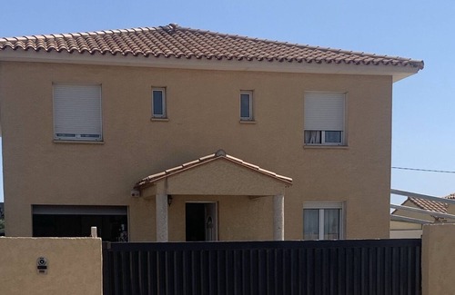 Claira Villa | Mas-style villa 8 km from the beach.