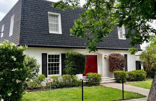 Oroville House | Massive 4 Bedroom House with Pool