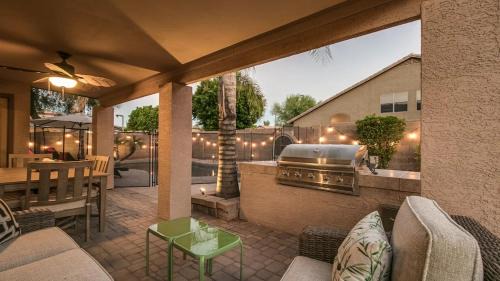 Gilbert Ranch House | Massive 5 bdrm Getaway wPool, Hot Tub, Game Room