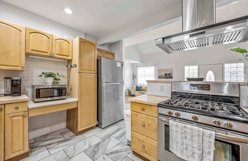 Orlando Beach House | Massive Property With Pool Perfect for Big Groups