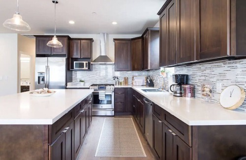 Visitacion Valley House | Massive Stylish Home in an Amazing Location in San Francisco!