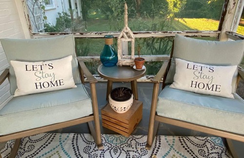 Mount Airy House | Master suite at The Vintage Oak Estate and venue