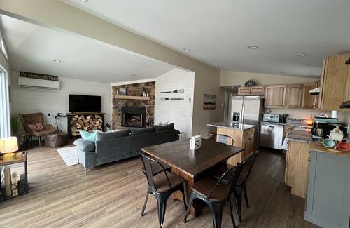 Rowland House | Masthope-Cozy Home-TONS OF AMENITIES-DOG FRIENDLY