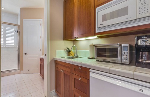 Kamuela House | Mauna Kea Luxury - 180º Ocean, Maui & Sunset Views, Heated Private Pool & Spa