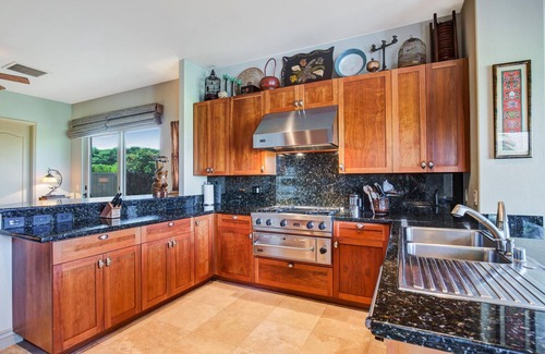 Kamuela House | Mauna Kea Luxury - 180º Ocean, Maui & Sunset Views, Heated Private Pool & Spa
