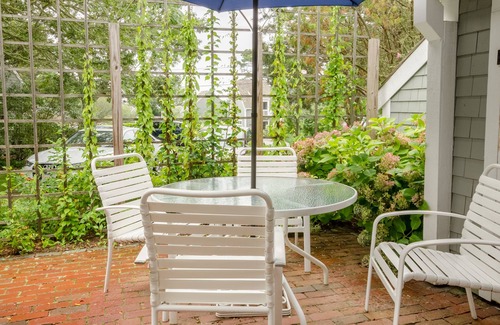 Mashpee Condo | Maushop Village short walk to Private Beach and Popponesset Marketplace