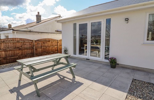Llanycil House | MAWNOG FACH, pet friendly, with a garden in Bala