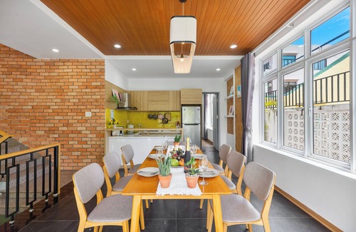 Ngu Hanh Son Villa | May beach private pool villa 4BR walk to beach