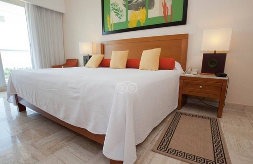 Cancun Resort | Mayan Palace -Nuevo Vallarta 1 Bedroom Suite Sleeps 4 Adults and 2 children