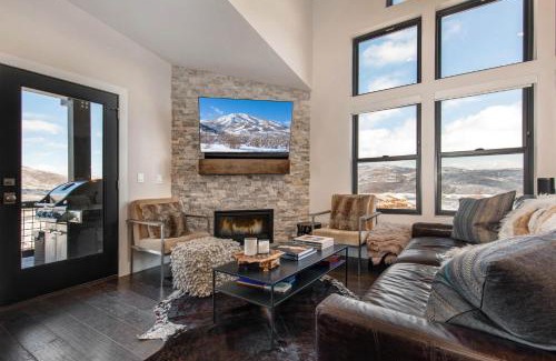 Park City Apartment | Mayflower Lakeside 304-21 by Moose Management