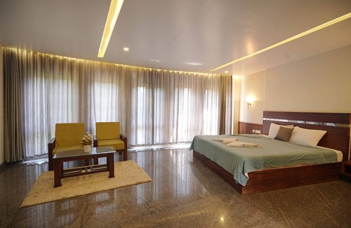 Thirunelly Hotel | Mayookham Resorts