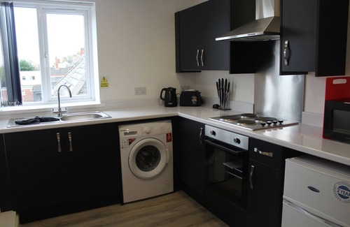Hull House | Maze Apartments and rooms