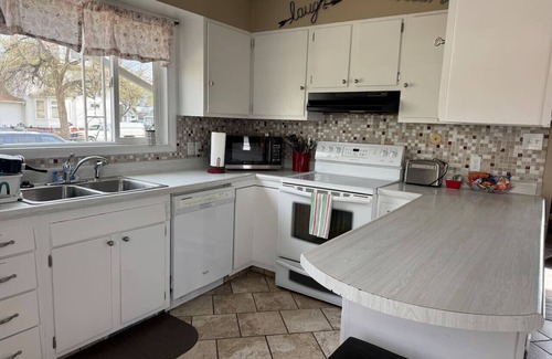 Miles City House | MC Headquarters AND Pets welcome