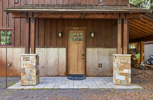McCall Apartment | McCall Lakeside Hideaway Apartment By Shore Lodge