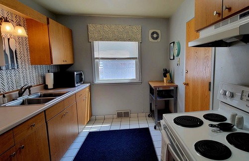 Sioux Falls Apartment | McKennan Magic - Historic 2 BR apartment located 8 blocks from DT Sioux Falls