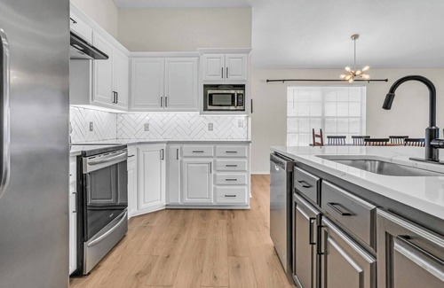 Ardmore House | Meadow Lodge - 78 Acres & Lake @ Road Runner Ranch