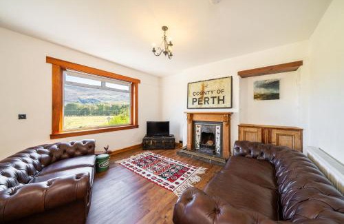Lochearnhead House | Meadow View