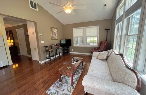 Old Town Apartment | Meadow Winds, A mountain getaway.