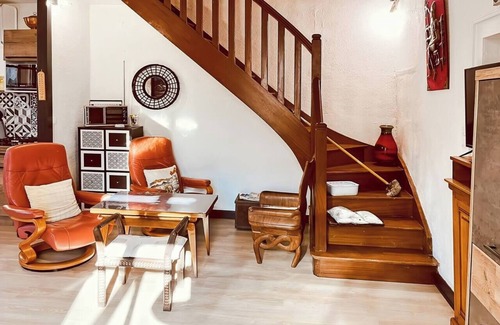 Marcoles House | Medieval village house, 2bedroom, 4pers, garden