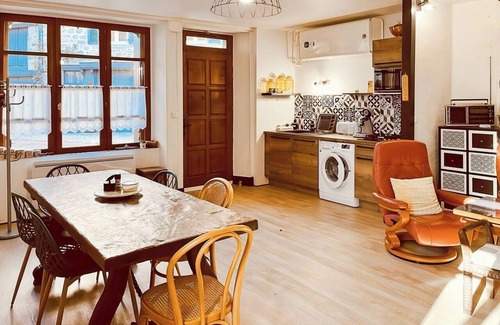 Marcoles House | Medieval village house, 2bedroom, 4pers, garden