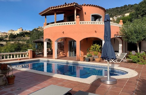 El Mas Isaac House | Mediterranean holiday home with private pool in quiet location