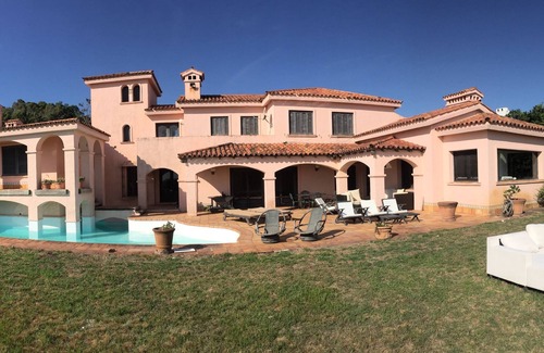Solanas House | Mediterranean House of 4 Suites in front of the beach