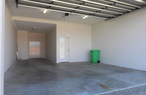 South Bunbury House | Medium term furnished Townhouse right on the beach
