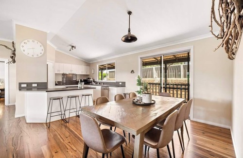 Nannup Cottage | Meeukany Hilltop Stunner in the Heart of Nannup