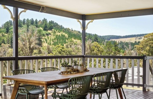 Nannup Cottage | Meeukany Hilltop Stunner in the Heart of Nannup