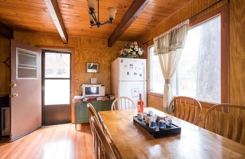 Big Bear Lake Cabin | Mei's Cabin-Sauna Jacuzzi, Children's playground