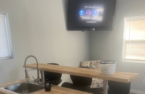 Huntington House | Memories by the River. New Dog Friendly Retreat #4