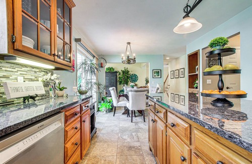 Butte Des Morts House | Menasha Home w/Patio - Walking Distance to Lake!