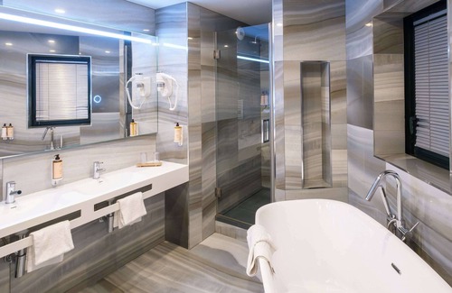 Chemin de l'Ile Hotel | Mercure Paris Nanterre