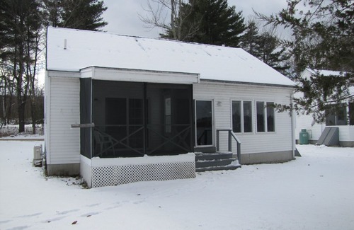 Meredith House | Meredith, Modern 4 bdrm, 2 bath, Lakefront home close to downtown, central air.