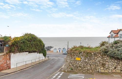 Felixstowe House | Meri Rauha