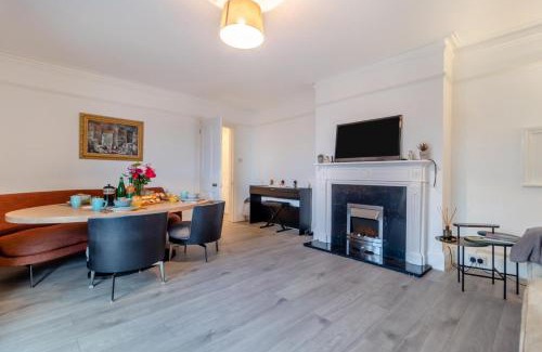 Felixstowe House | Meri Rauha