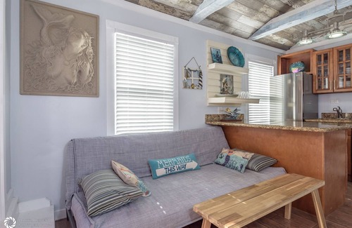Uptown - Upper Duval House | MERMAID COVE - A collection of four units on Duval