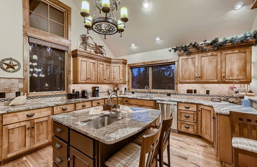 Fairways House | Merry Moose Lodge: Private Hot Tub, On Breckenridge Golf Course, Gas Grill