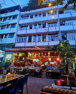 Chana Songkhram House | Merry V Guesthouse