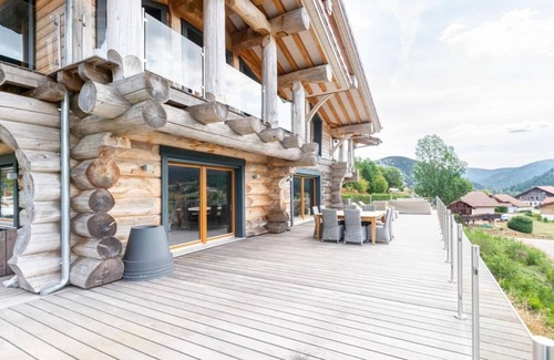 Xonrupt-Longemer Ski Chalet | Merveille Architectural en Rondins, Chalet Whistler