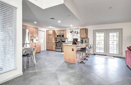 Dobson Ranch House | Mesa Lake Front House With Pool and Hot Tub!